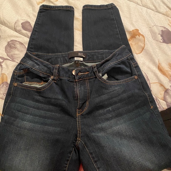 Jeans - Picture 1 of 4